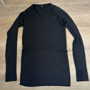 black Lululemon Swiftly Tech Long Sleeve Crew neck top
